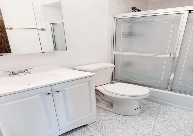 5th image of 718 Cobblestone Cir, Glenview, IL 60025