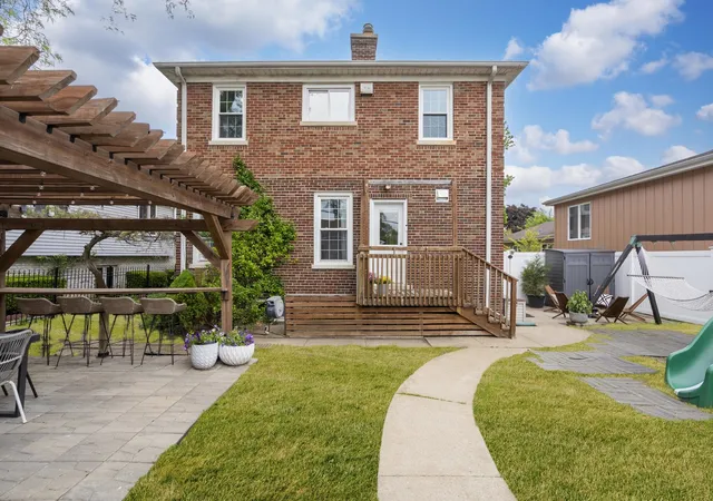 3rd image of 4212 Joliet Ave, Lyons, IL 60534 | MLS# 12648410