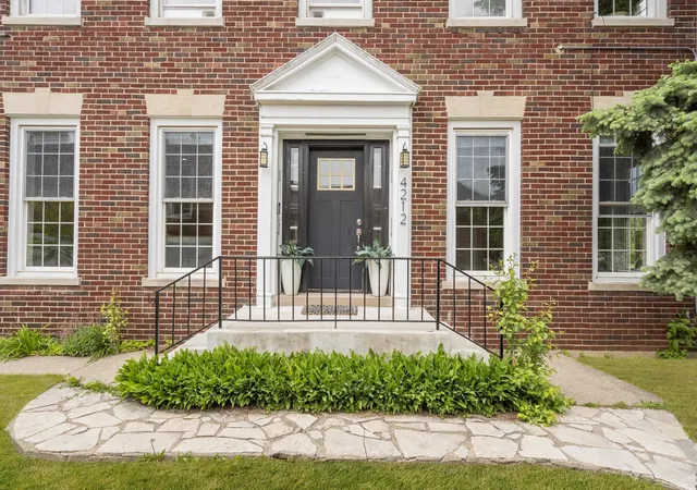 4th image of 4212 Joliet Ave, Lyons, IL 60534 | MLS# 12648410