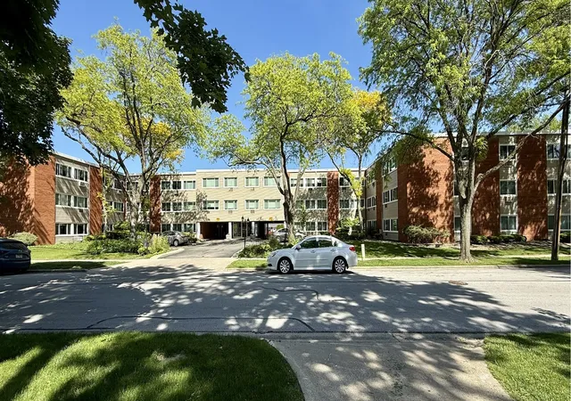 1st image of 1139 Leavitt Ave #212, Flossmoor, IL 60422 | MLS# 12648421