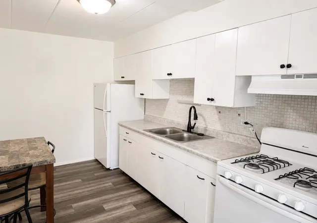 2nd image of 1139 Leavitt Ave #212, Flossmoor, IL 60422 | MLS# 12648421
