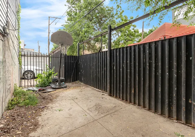 Listing Photo 2 - Condo for sale in building located at 2243 S Sawyer Ave, Chicago, IL 60623 - Unit #
