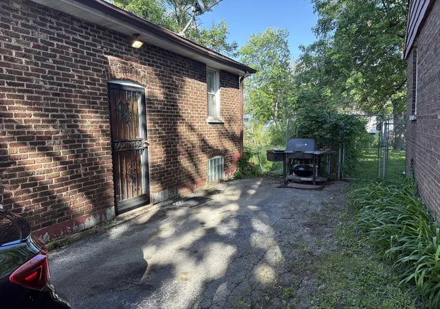 2nd image of 1227 Lincoln Ave, Chicago Heights, IL 60411 | MLS# 12648461