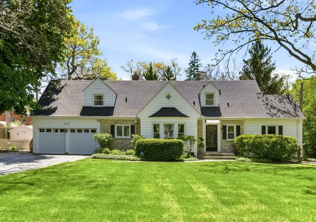 Homes for sale in Lake Forest, IL | 355 Oakdale Ave, Lake Forest, IL 60045 | MLS# 12648495
