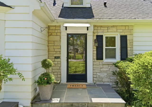 Homes for sale in Lake Forest, IL | 355 Oakdale Ave, Lake Forest, IL 60045 | MLS# 12648495