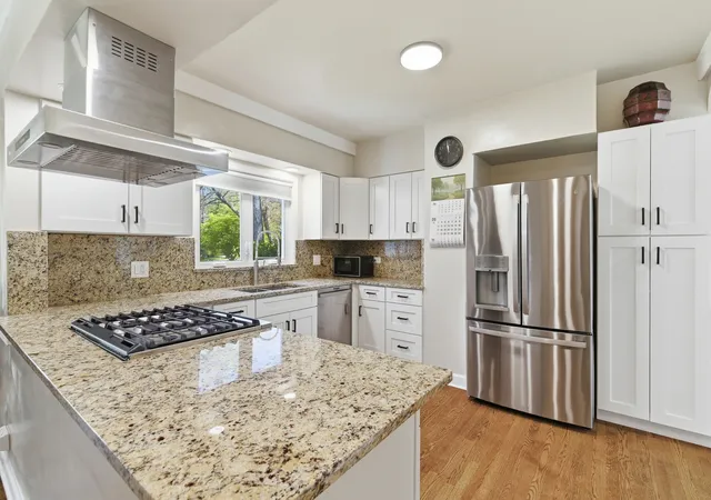 Homes for sale in Lake Forest, IL | 355 Oakdale Ave, Lake Forest, IL 60045 | MLS# 12648495