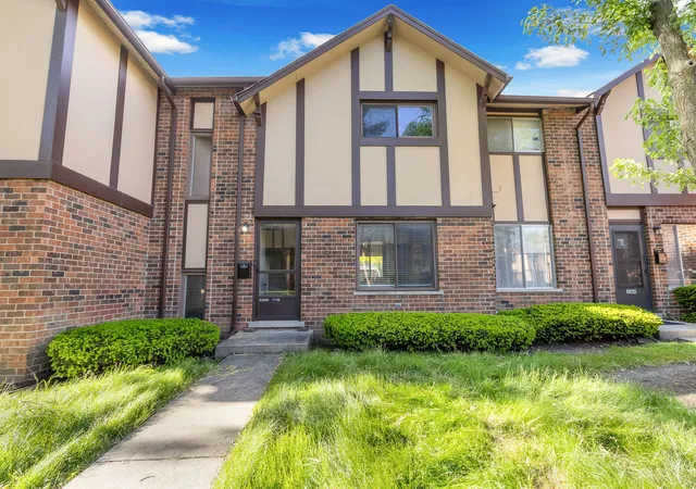 1st image of 18w266 Knollwood Ln, Villa Park, IL 60181 | MLS# 12648705