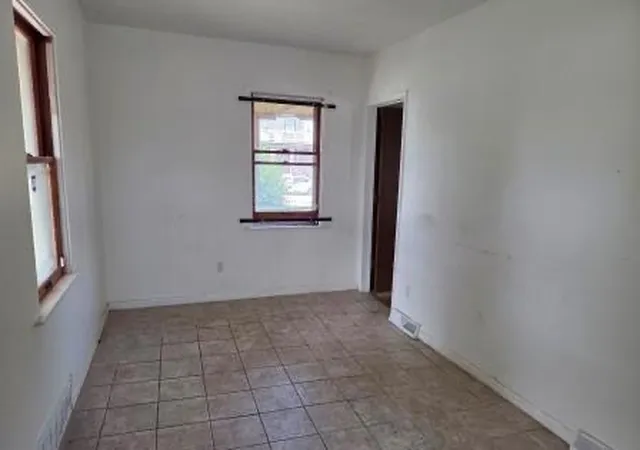 2nd image of 719 Greenbay Ave, Calumet City, IL 60409 | MLS# 12648711