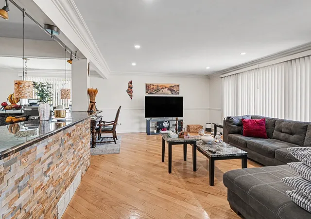 Photo 3 of Single family home for sale at 5858 W 88th Place, Oak Lawn, IL 60453 | MLS# 12648751 | Listing updated on 2026-09-24