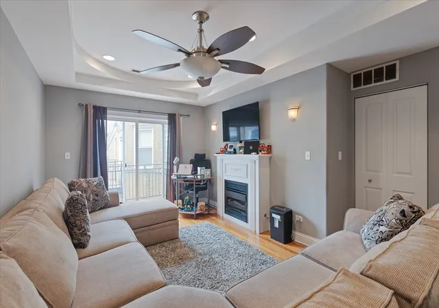 Photo 3 of Condo for sale at 7050 N Damen Ave #3S, Chicago, IL 60645 | MLS# 12648850 | Listing updated on 2026-09-17