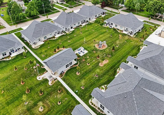 Listing Photo 2 - Condo for sale in building located at 518 S 6th St, Fairbury, IL 61739 - Unit #