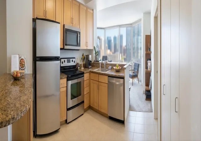 5th image of 222 N Columbus Dr #3501, Chicago, IL 60601 | MLS# 12649010