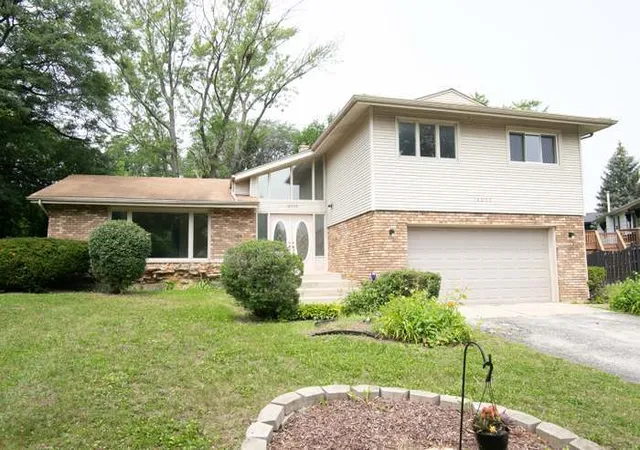 Single family home for sale at 18052 San Diego Ave, Homewood, IL 60430 | MLS# 12649027