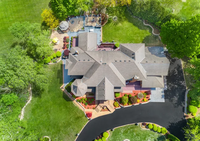 2nd image of 3204 Stonegate Dr, Crystal Lake, IL 60012 | MLS# 12649062