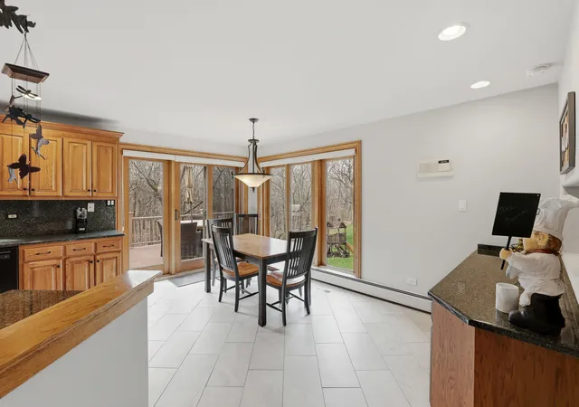 Photo 4 of Single family home for sale at 33 W Eureka Ave, Lemont, IL 60439 | MLS# 12649086 | Listing updated on 2026-07-22