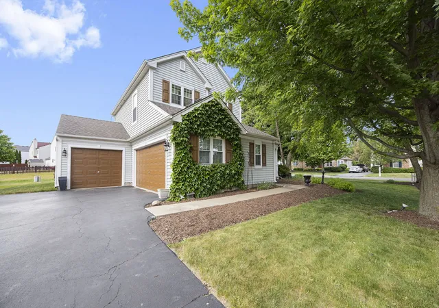 Homes for sale in Woodstock, IL | 2000 Serenity Ln, Woodstock, IL 60098 | MLS# 12649194