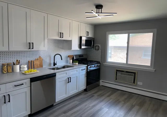 Photo 4 of Sale Pending at 14633 Keystone Ave #3H, Midlothian, IL 60445 | MLS# 12649355 | Listing updated on 2026-09-13