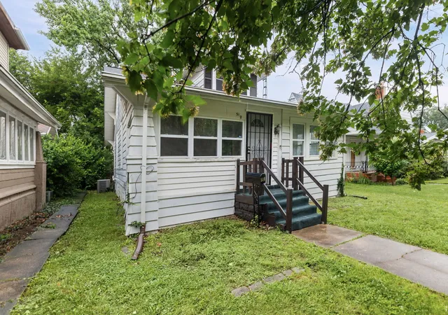 Homes for sale in Centralia, IL | 518 Cedar St, Centralia, IL 62801 | MLS# 12649506