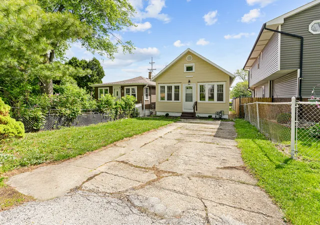 2nd image of 3005 Commercial Ave, Chicago Heights, IL 60411 | MLS# 12649530