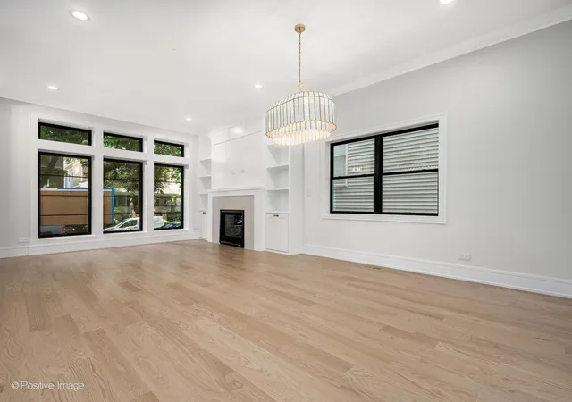 Photo 2 of Single family home for sale at 1619 W Summerdale Ave, Chicago, IL 60640 | MLS# 12649531 | Listing updated on 2026-09-19