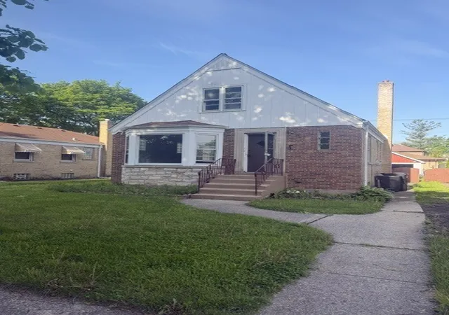 Photo 1 of Single family home for sale at 7338 N Overhill Ave, Chicago, IL 60631 | MLS# 12649685 | Listing updated on 2026-09-17