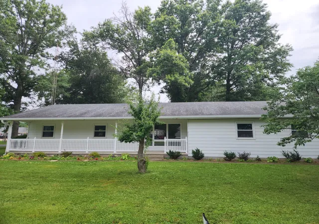 Photo 1 of Sale Pending at 211 E Depew St, Odin, IL 62870 | MLS# 12649804 | Listing updated on 2026-09-13