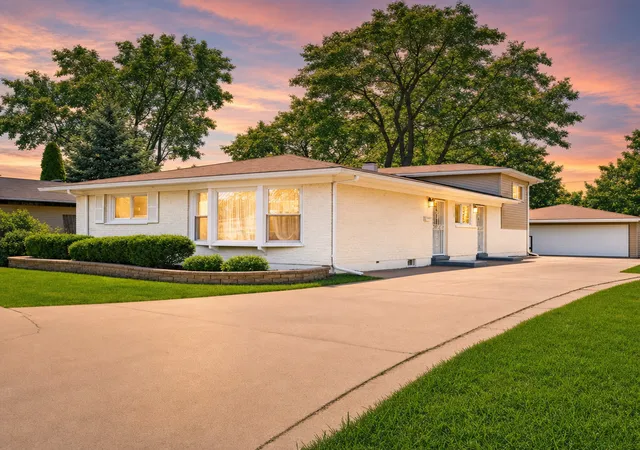 Photo 1 of Single family home for sale at 16412 Wood St, Markham, IL 60428 | MLS# 12649853 | Listing updated on 2026-09-29
