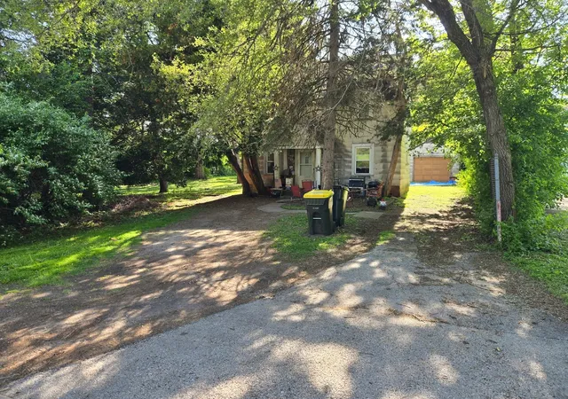 Photo 4 of Sale Pending at 1s156 3rd Street, Lombard, IL 60148 | MLS# 12649856 | Listing updated on 2026-05-31