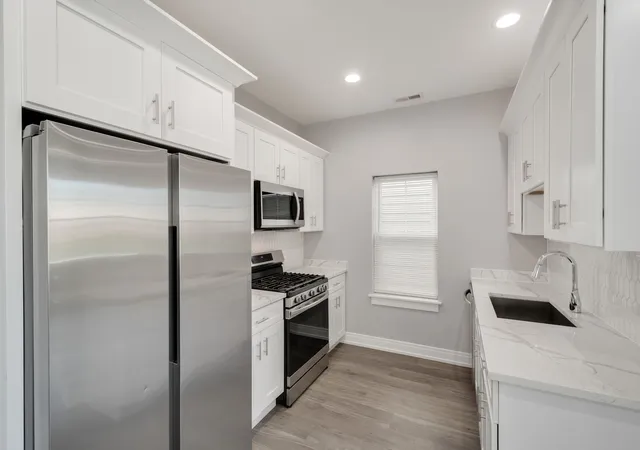 Homes for sale in Chicago, IL | 6418 S Champlain Ave, Chicago, IL 60637 | MLS# 12650101