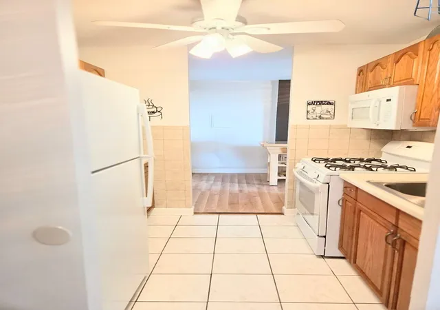 Listing Photo 5 - Condo for sale in building located at 33 N Main St, Lombard, IL 60148 - Unit #10J