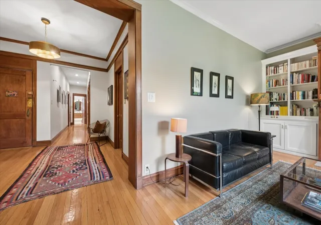 Homes for sale in Chicago, IL | 521 W Surf St, Chicago, IL 60657