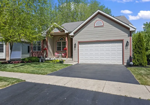Homes for sale in Woodstock, IL | 861 Prairie Ridge Dr, Woodstock, IL 60098 | MLS# 12650507