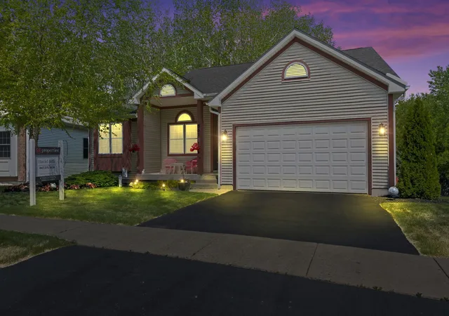 Homes for sale in Woodstock, IL | 861 Prairie Ridge Dr, Woodstock, IL 60098 | MLS# 12650507