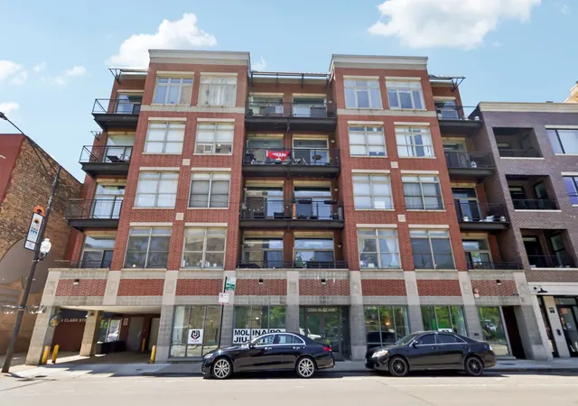 Homes for sale in Chicago, IL | 3260 N Clark St #408, Chicago, IL 60657 | MLS# 12650532