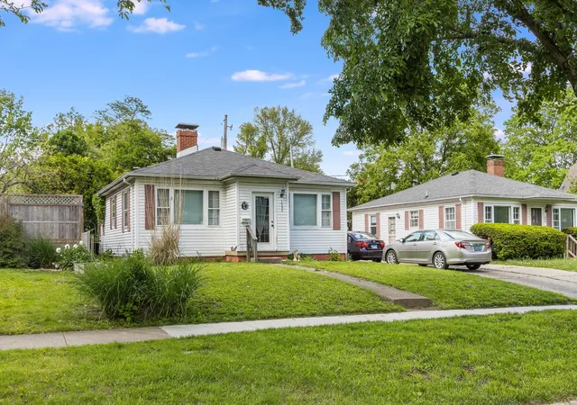 Homes for sale in Champaign, IL | 1006 W John St, Champaign, IL 61821 | MLS# 12650554