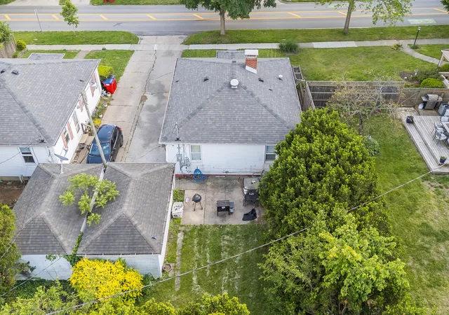 Homes for sale in Champaign, IL | 1006 W John St, Champaign, IL 61821 | MLS# 12650554