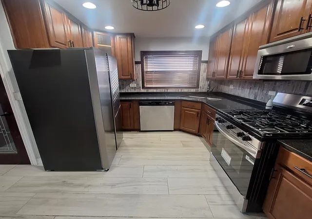 5th image of 286 Oglesby Ave, Calumet City, IL 60409 | MLS# 12650780