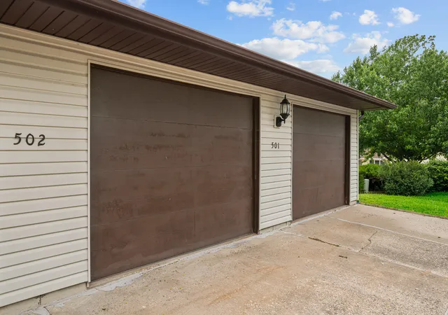2nd image of 8504 Ridgewood Rd, Rock Island, IL 61201