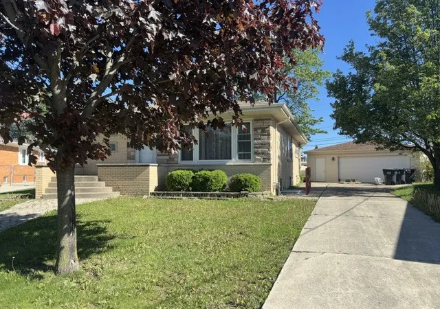 Homes for sale in South Holland, IL | 733 Caryn Cir, South Holland, IL 60473 | MLS# 12650851
