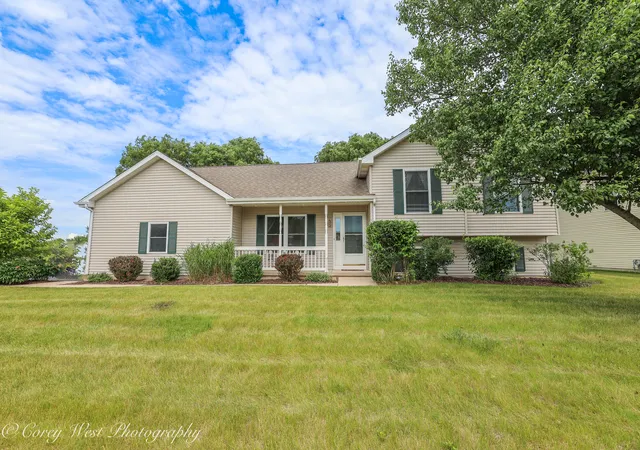 Homes for sale in Cortland, IL | 480 N Aspen Dr, Cortland, IL 60112 | MLS# 12650855