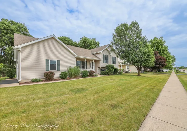 Homes for sale in Cortland, IL | 480 N Aspen Dr, Cortland, IL 60112 | MLS# 12650855