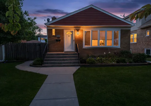 Single family home for sale at 3442 Prairie Ave, Brookfield, IL 60513 | MLS# 12650893