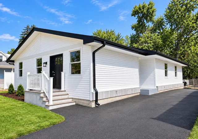 Photo 1 of Single family home for sale at 1025 S Ardmore Ave, Villa Park, IL 60181 | MLS# 12651080 | Listing updated on 2026-09-18