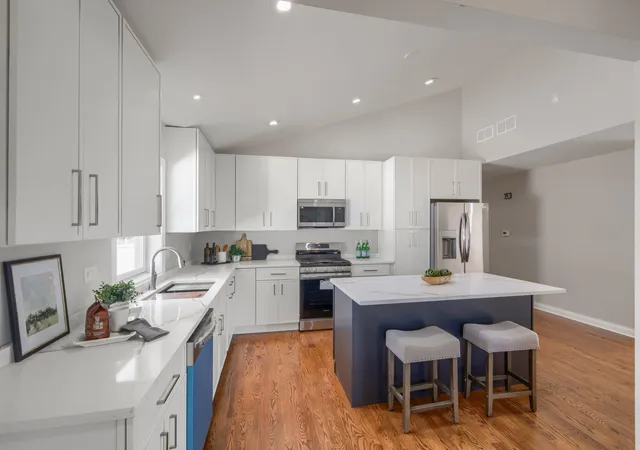 Photo 2 of Single family home for sale at 1025 S Ardmore Ave, Villa Park, IL 60181 | MLS# 12651080 | Listing updated on 2026-09-18
