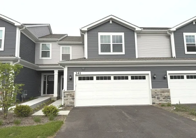 Photo 1 of Townhouse for sale at 341 Red Oak Cir, Volo, IL 60020 | MLS# 12651118 | Listing updated on 2026-10-07
