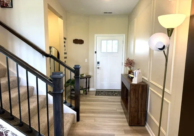 Photo 3 of Townhouse for sale at 341 Red Oak Cir, Volo, IL 60020 | MLS# 12651118 | Listing updated on 2026-10-07