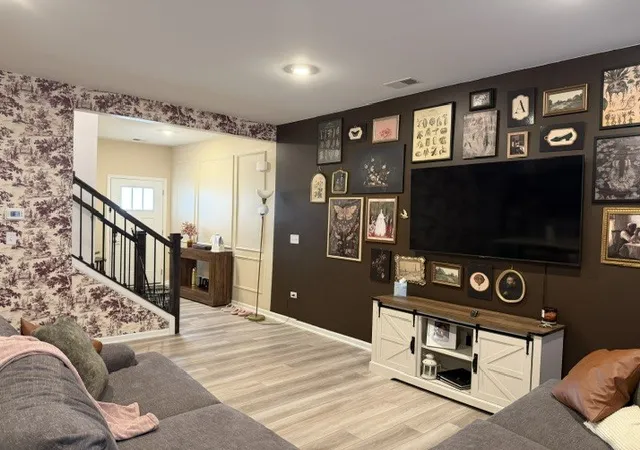 Photo 4 of Townhouse for sale at 341 Red Oak Cir, Volo, IL 60020 | MLS# 12651118 | Listing updated on 2026-10-07