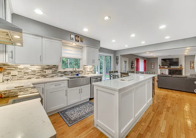 2nd image of 3818 Russett Ln, Northbrook, IL 60062 | MLS# 12651234