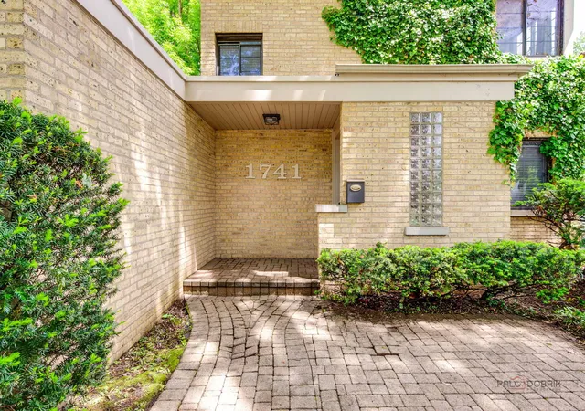 Homes for sale in Highland Park, IL | 1741 Beverly Pl, Highland Park, IL 60035 | MLS# 12651290