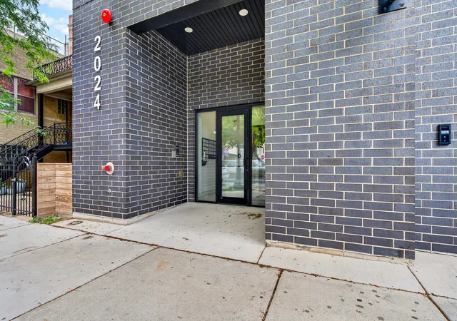Homes for sale in Chicago, IL | 2024 W Irving Park Rd #302, Chicago, IL 60618 | MLS# 12651387